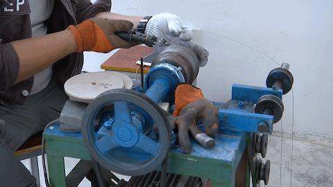 來(lái)鳳這個(gè)村的五金制品加工廠迎來(lái)500萬(wàn)大訂單